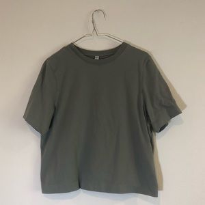 Uniqlo Boxy Cropped Green Short Sleeve T-shirt